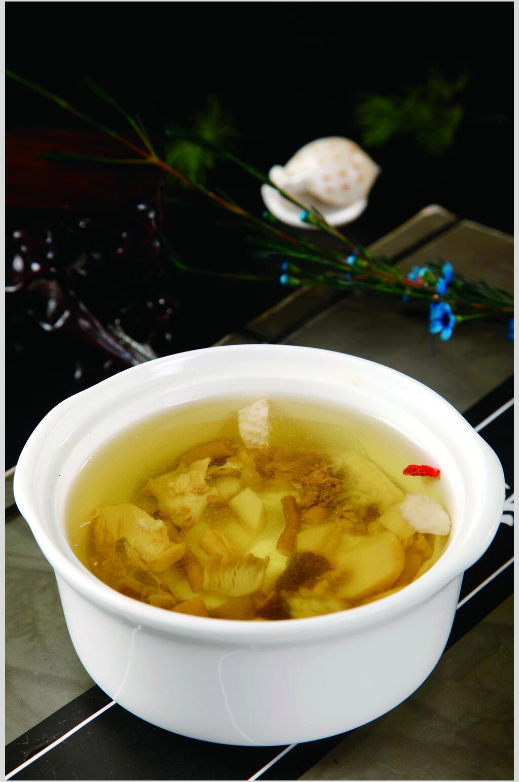 鸡汤炖野菌高清图片素材