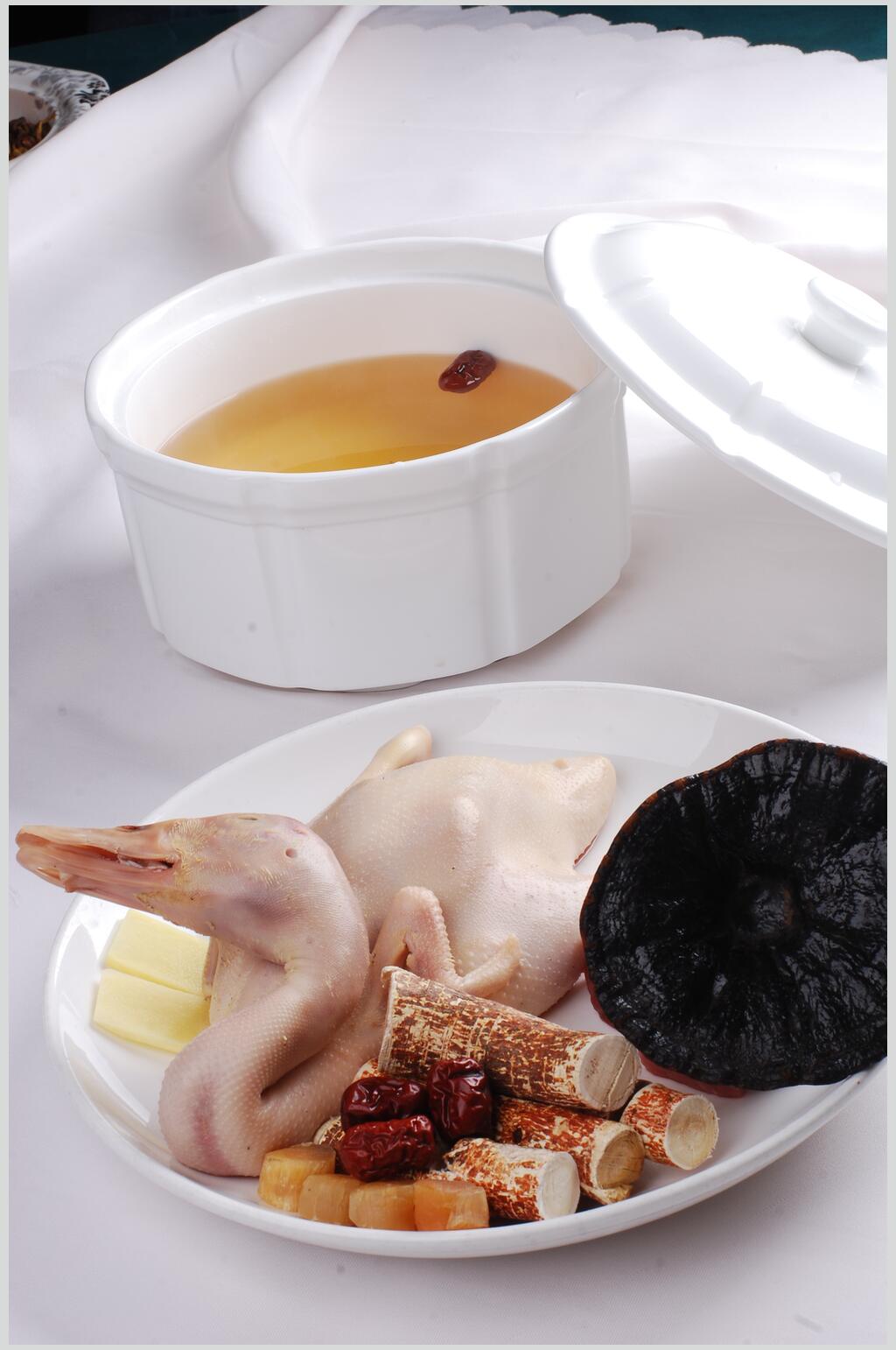 五指毛桃灵芝炖水鸭美食摄影图片素材