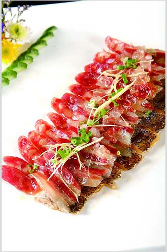 腊味蒸海鲈鱼美食食物图片