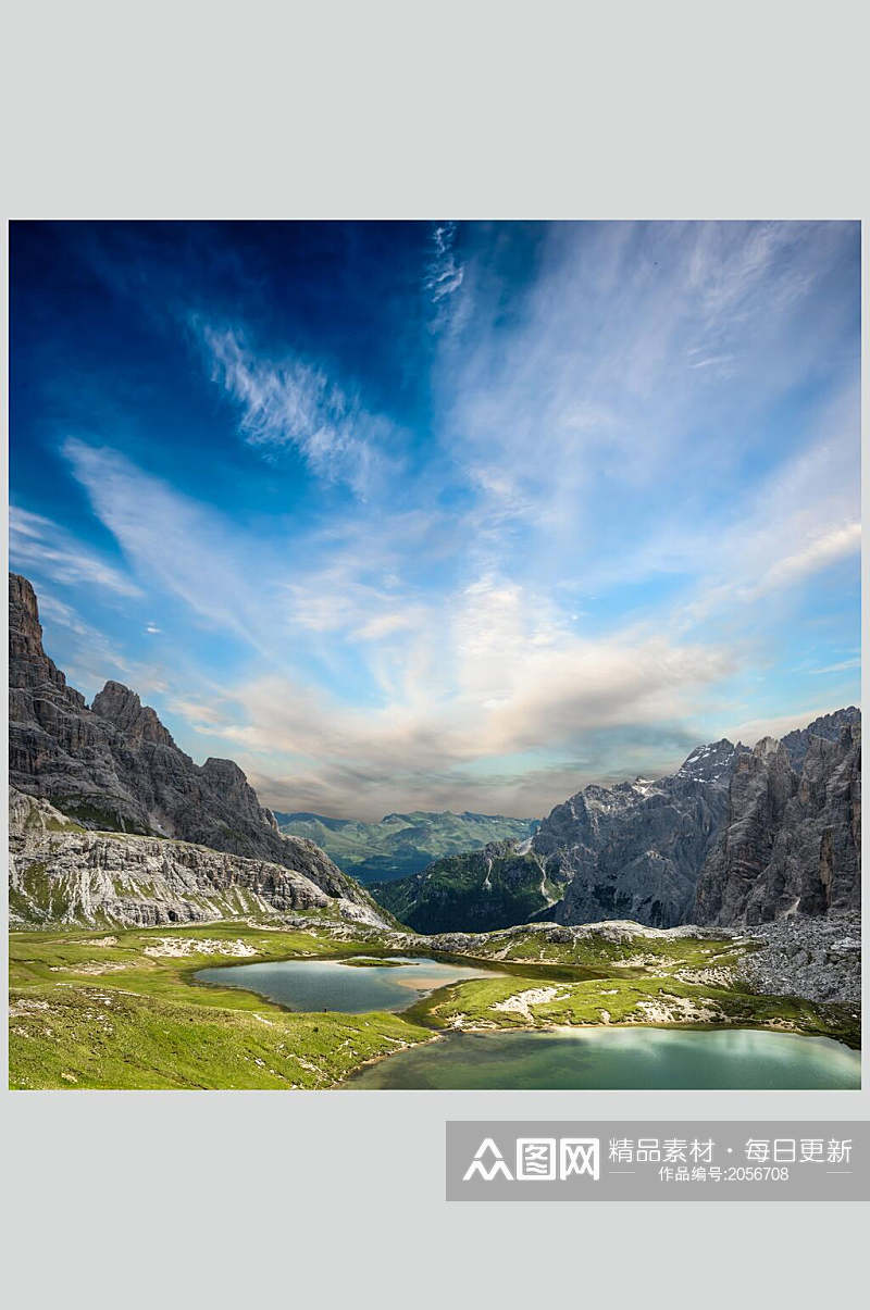 蓝白色山峰山脉风景图片素材