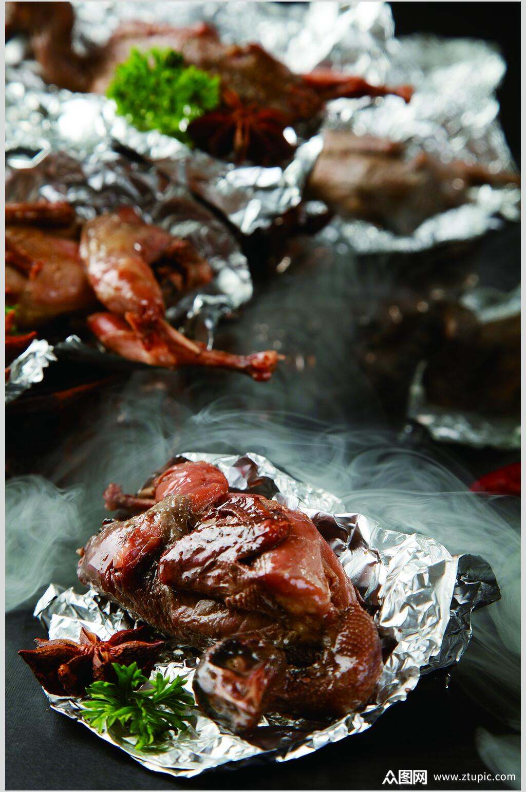 锡纸包鹌鹑美食摄影图片