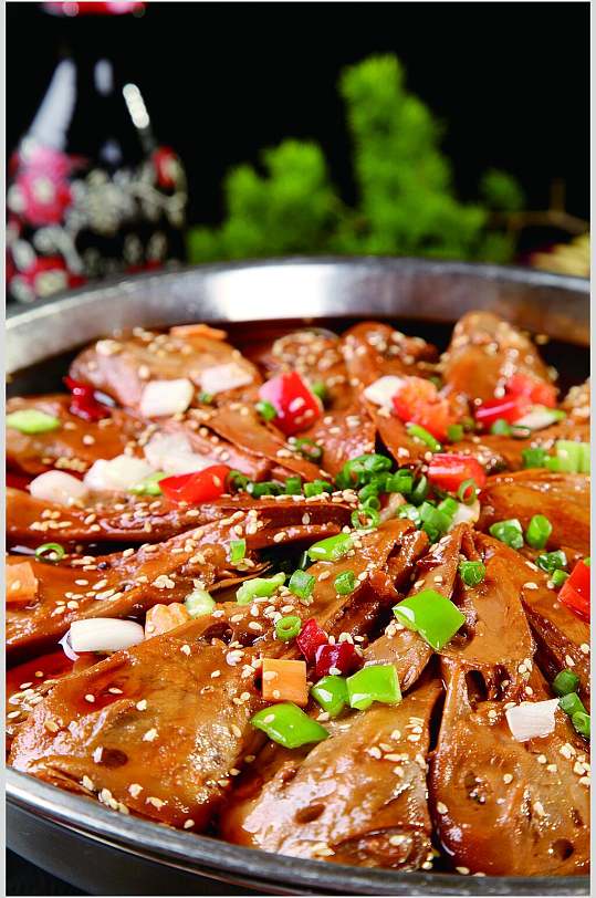 香辣地锅鸭头食物图片