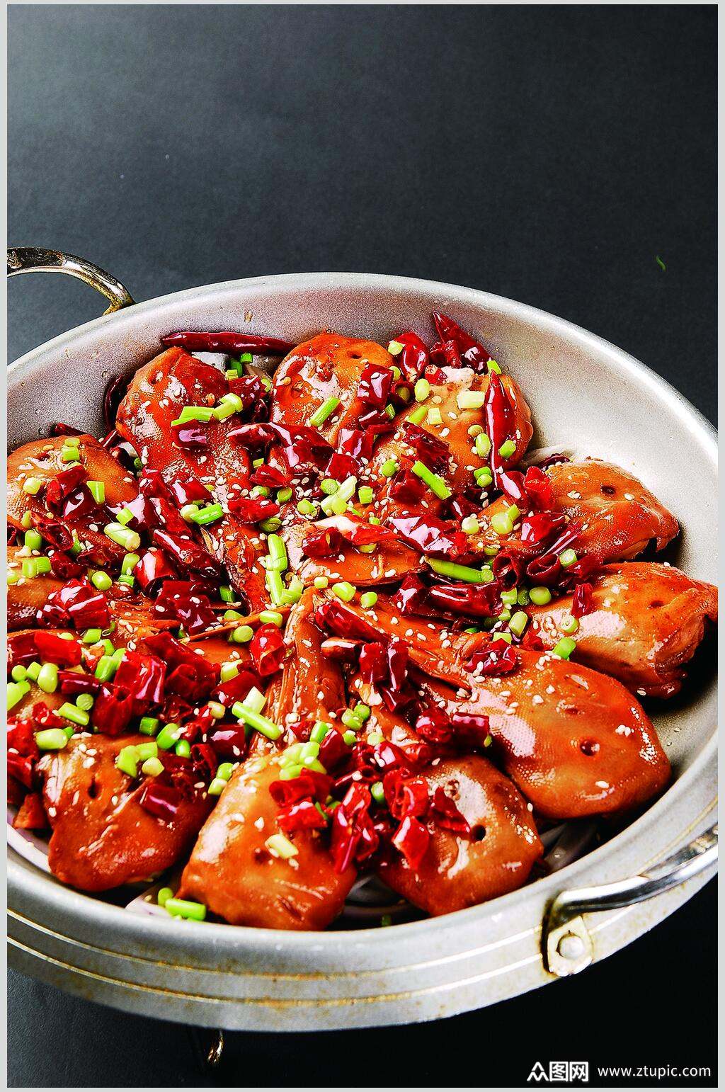 香辣美味干锅鸭头食品摄影图片