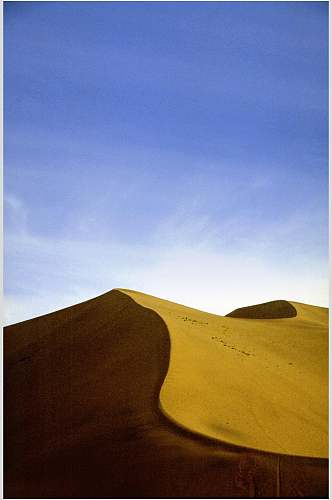 沙漠荒野天空风景图片
