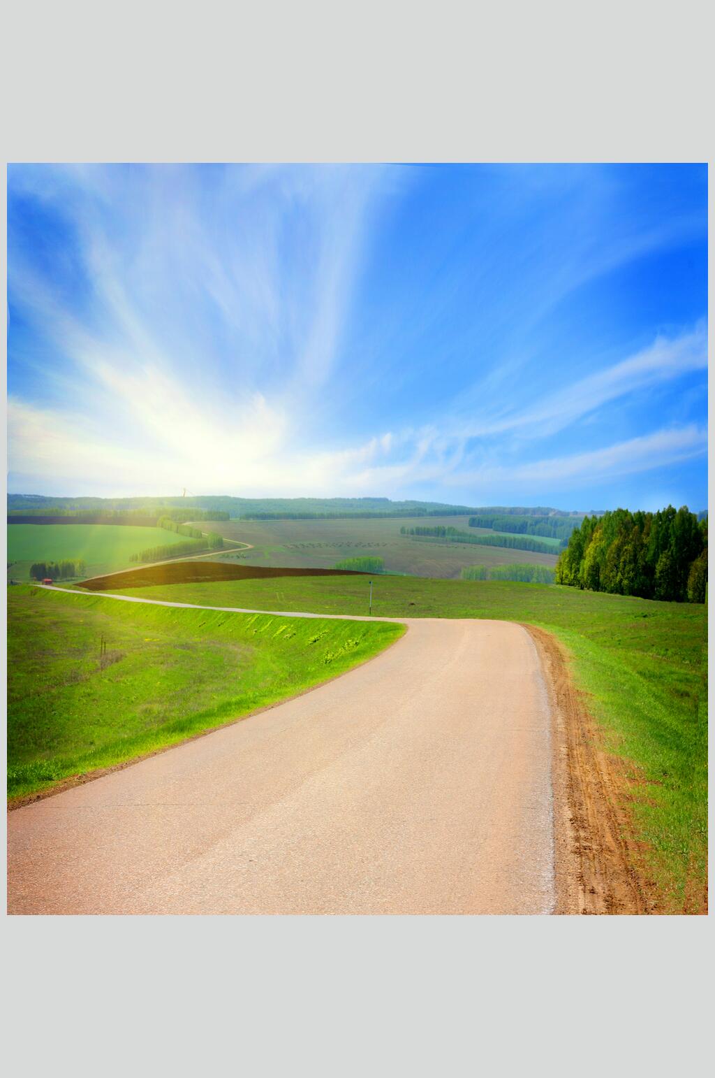 清新草原道路夕阳黄昏图片素材