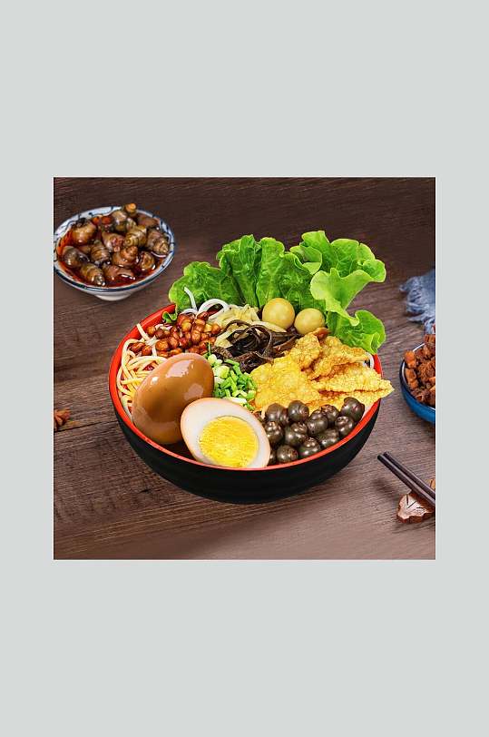 卤蛋螺蛳粉摄影图片