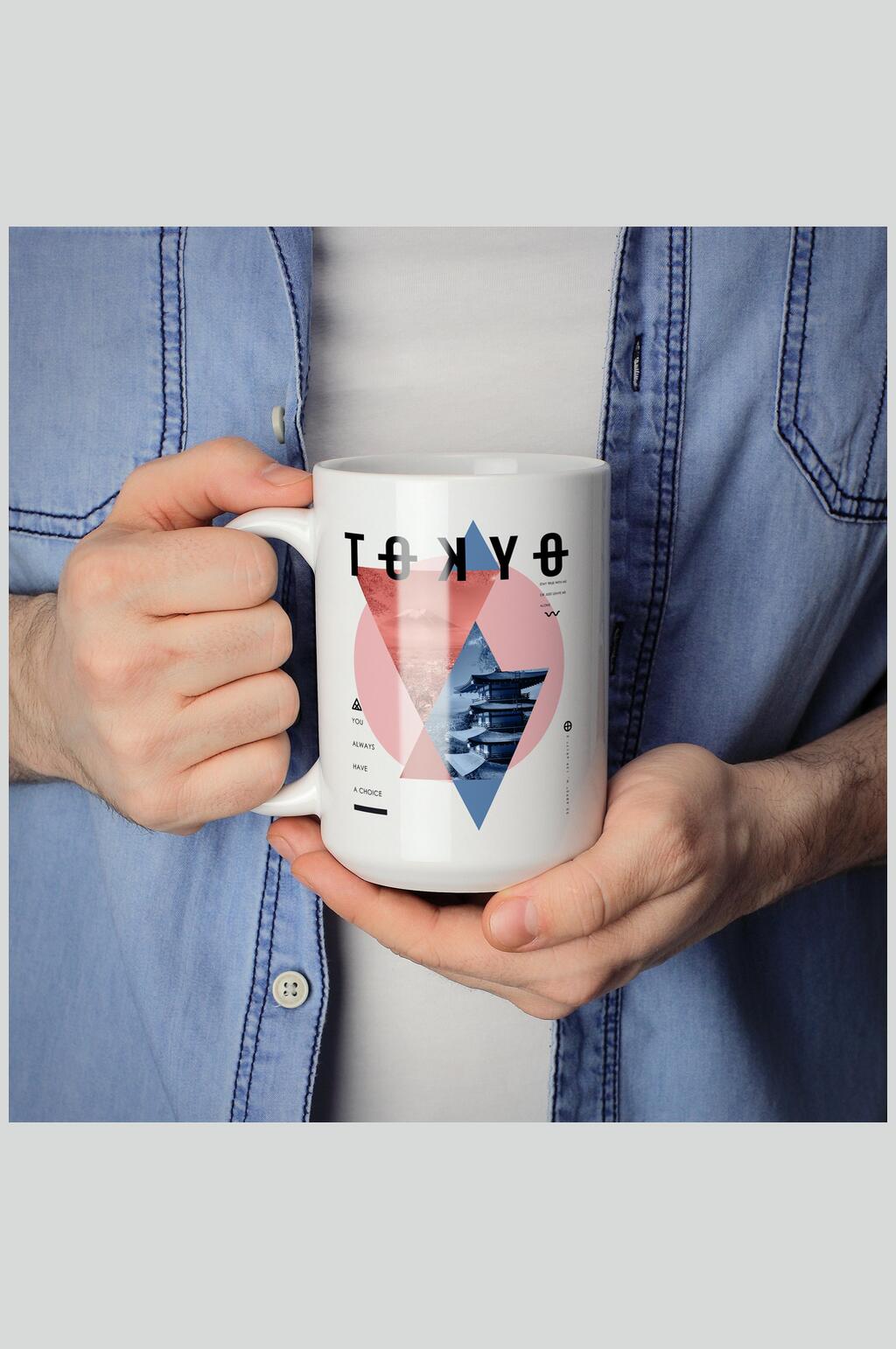 手持杯子LOGO展示样机效果图素材