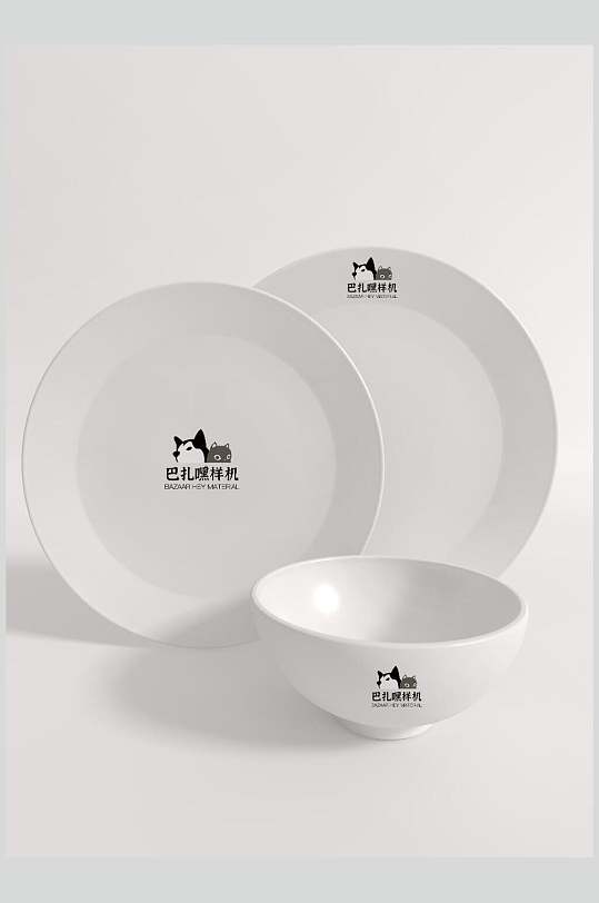 简约白色陶瓷餐饮盘子餐具样机效果图