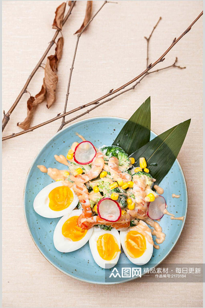 精美鸡蛋摆盘日式料理摄影图素材