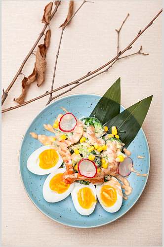 精美鸡蛋摆盘日式料理摄影图