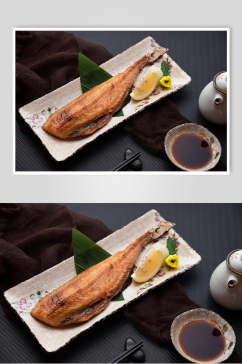 鱼排日式料理摄影图片