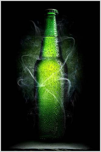 高端美味绿色啤酒饮料冷饮食物高清图片