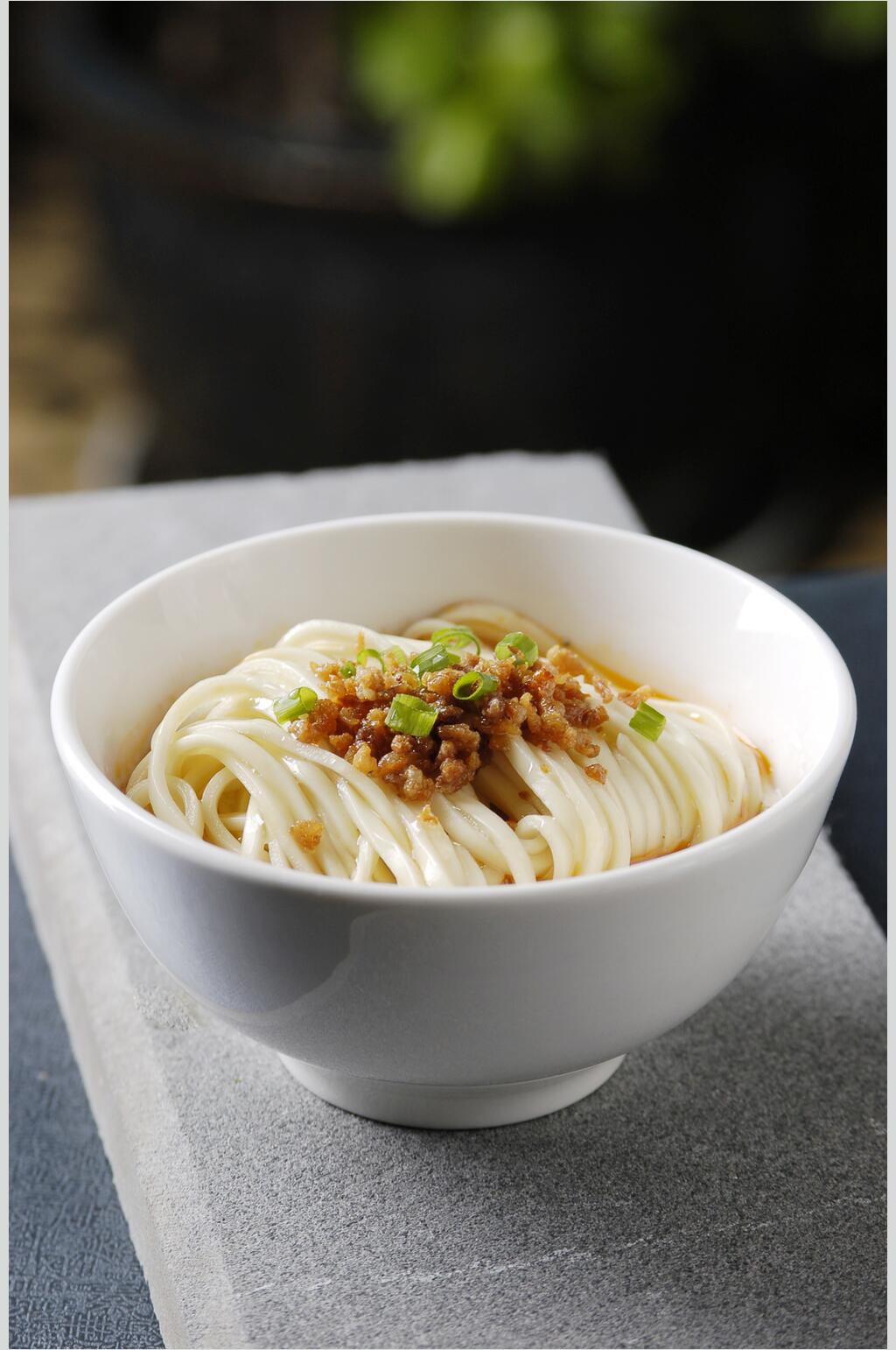 特色担担面美食摄影图片素材
