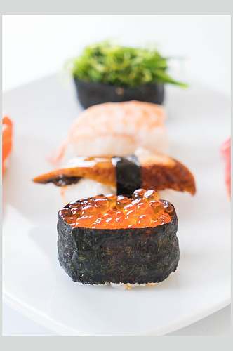 清新鱼籽海鲜寿司图片