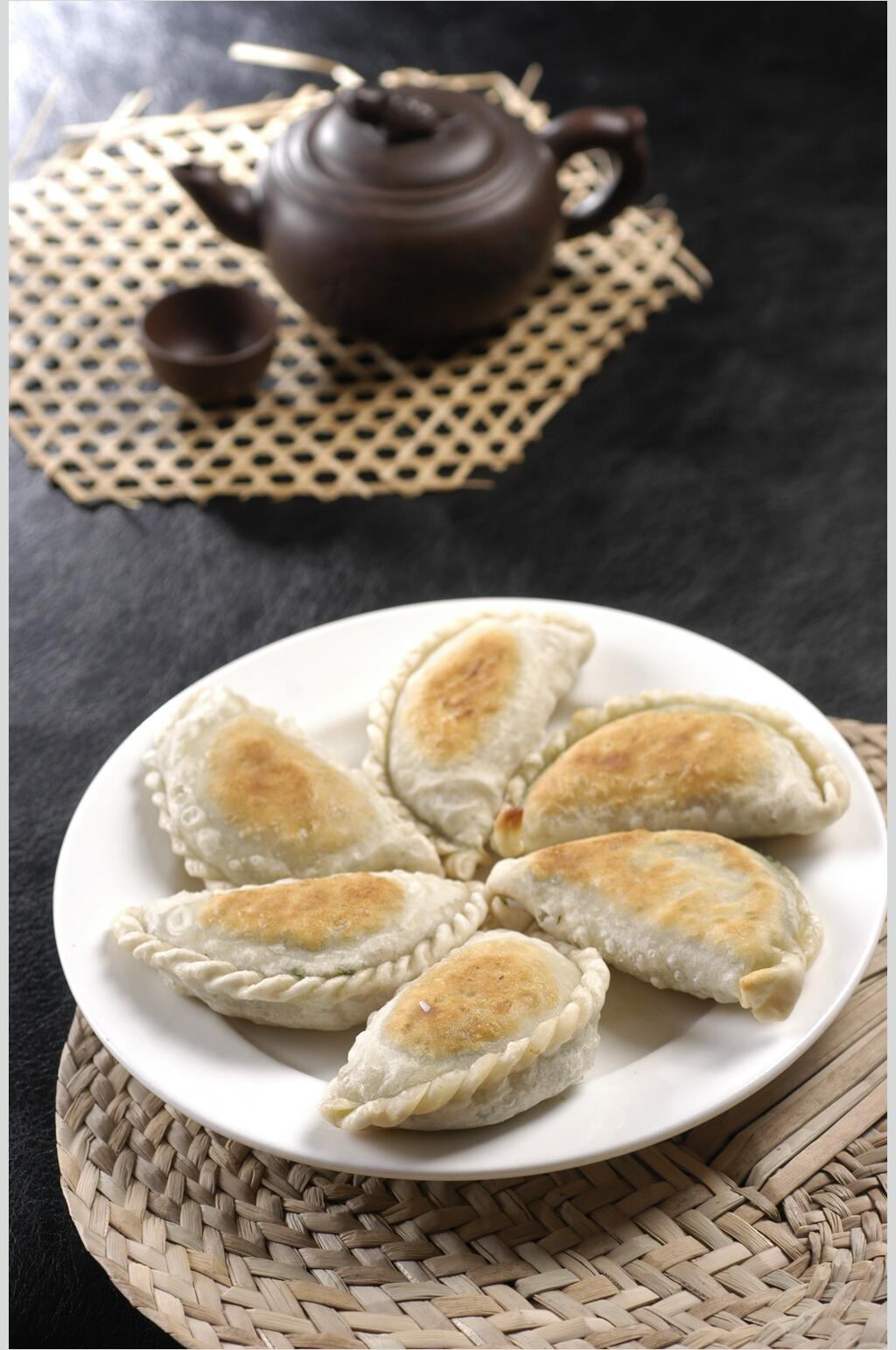 经典小吃韭菜盒子食品高清图片素材
