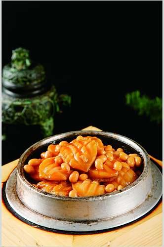 石锅茄汁豆煮鲜鲍食物摄影图片