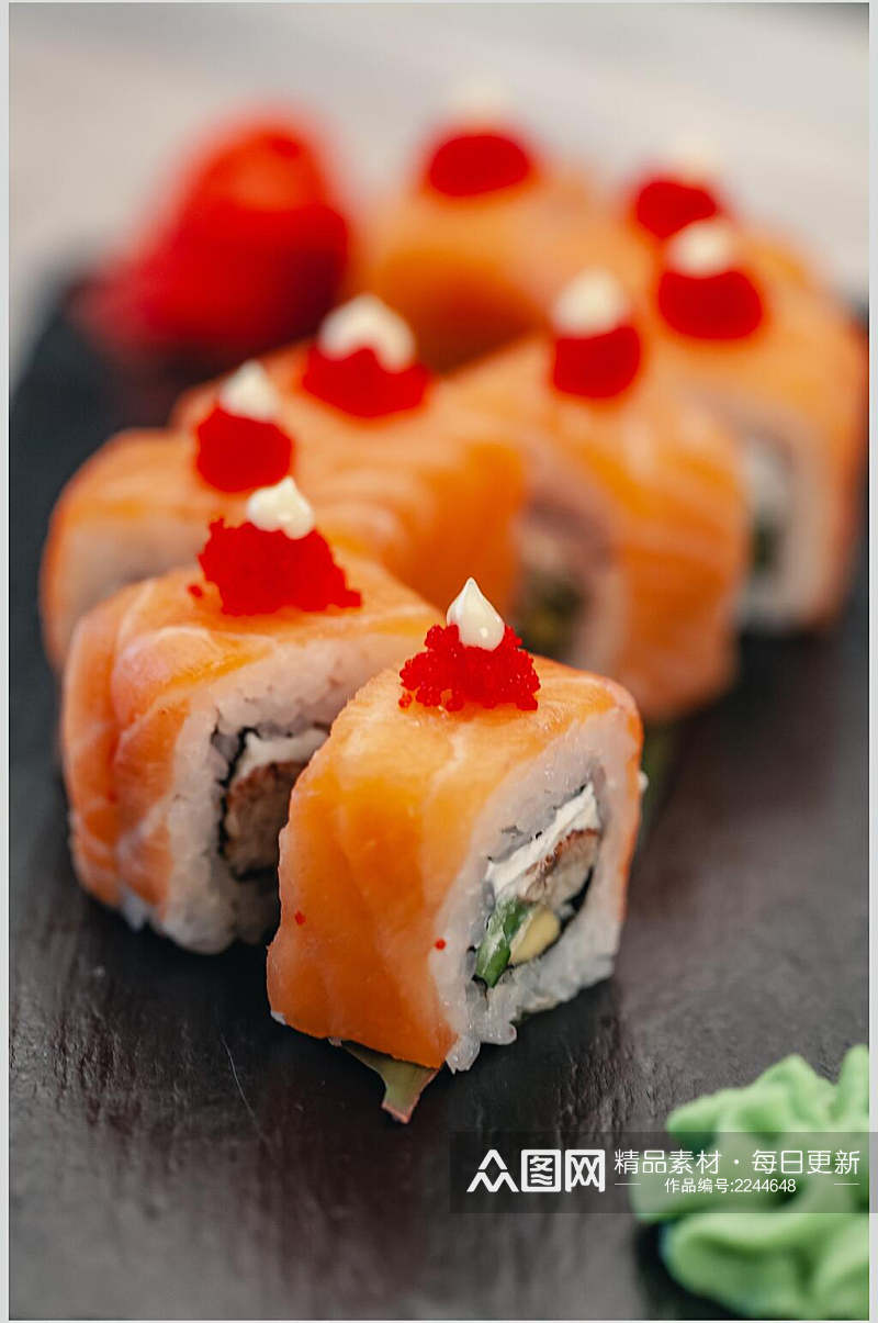 美味鱼籽三文鱼寿司食品高清图片素材