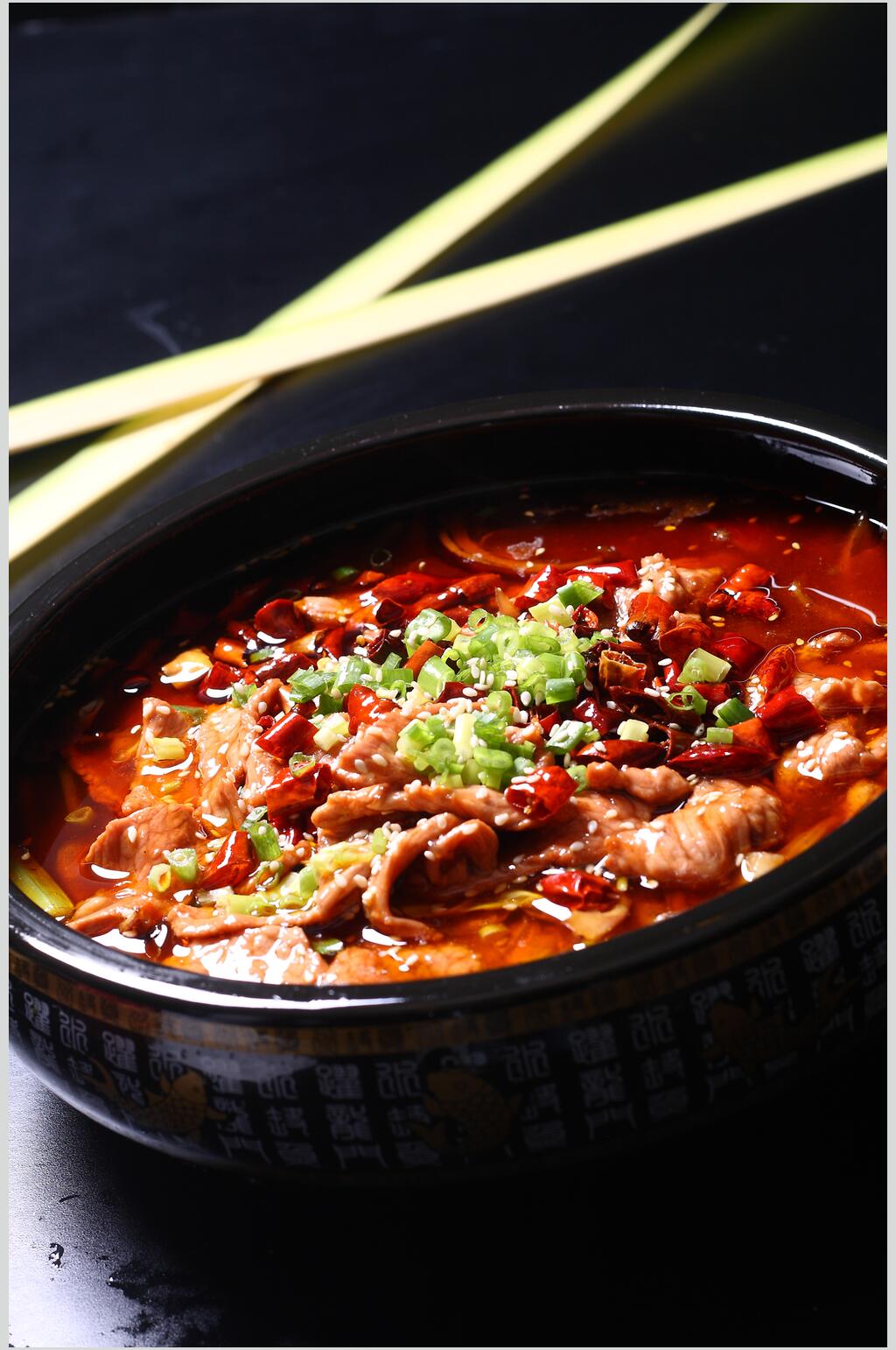 香辣美味水煮牛肉美食图片素材