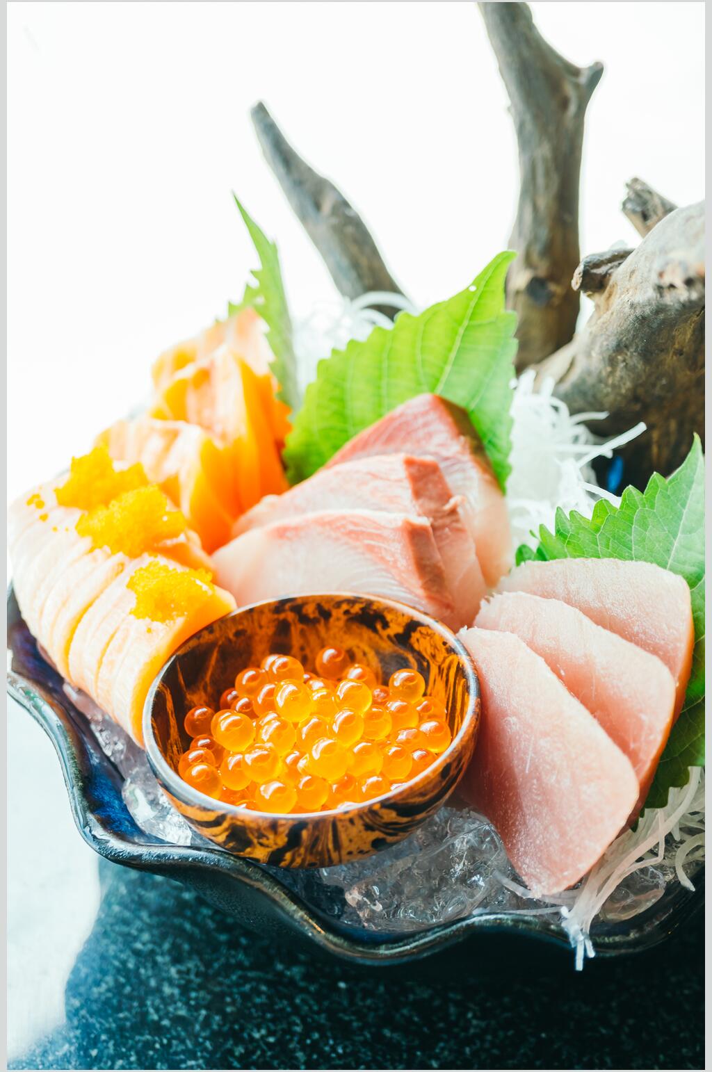 鲜香美味冰镇海鲜寿司餐饮高清图片素材