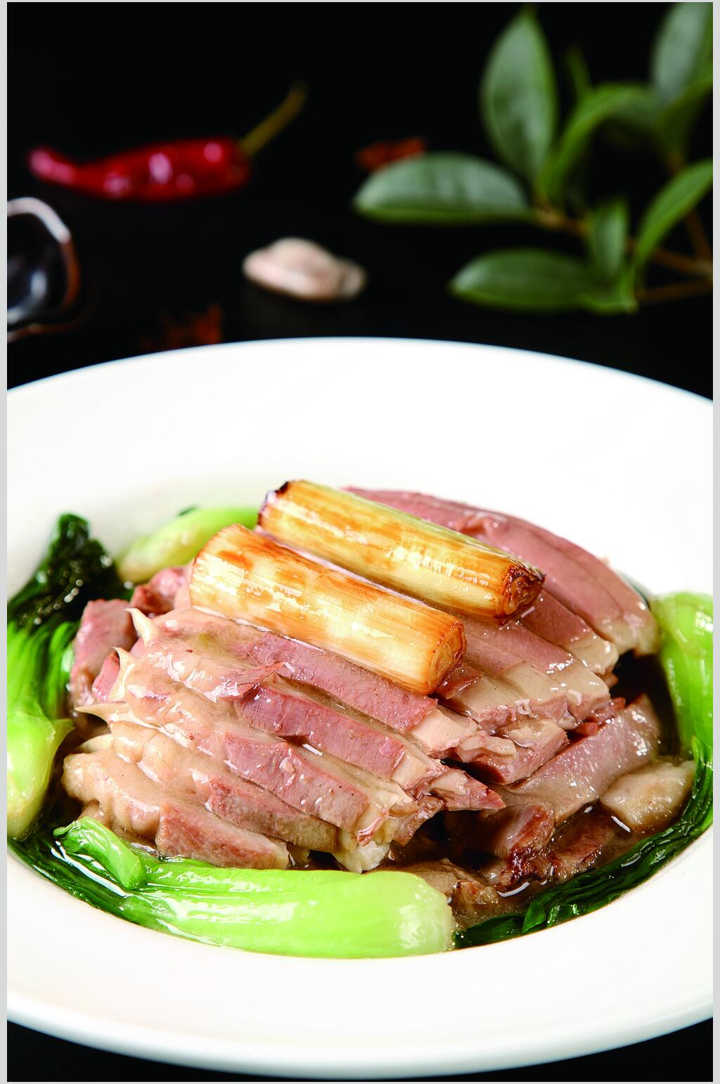 大葱扒羊肉摄影图片素材