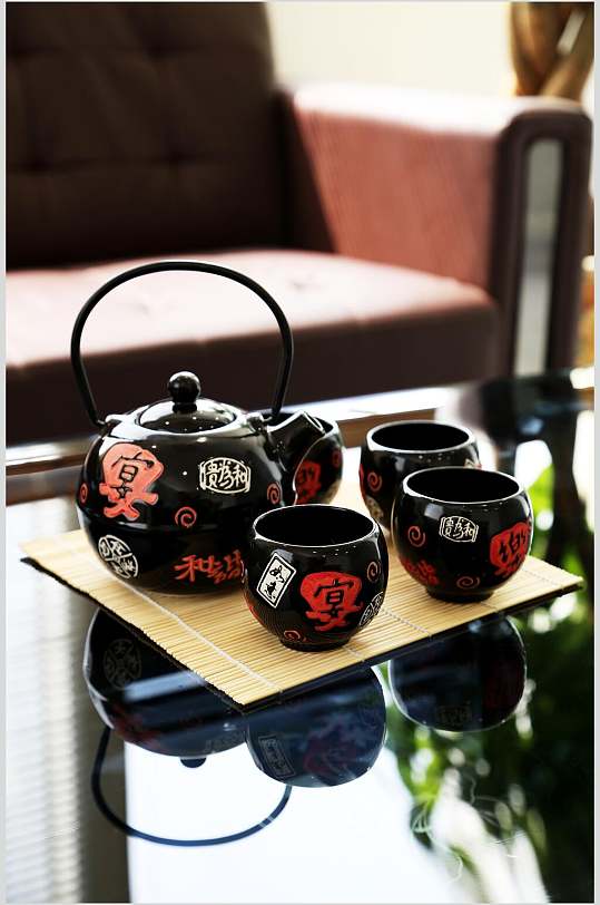 黑色高档茶具高清图片