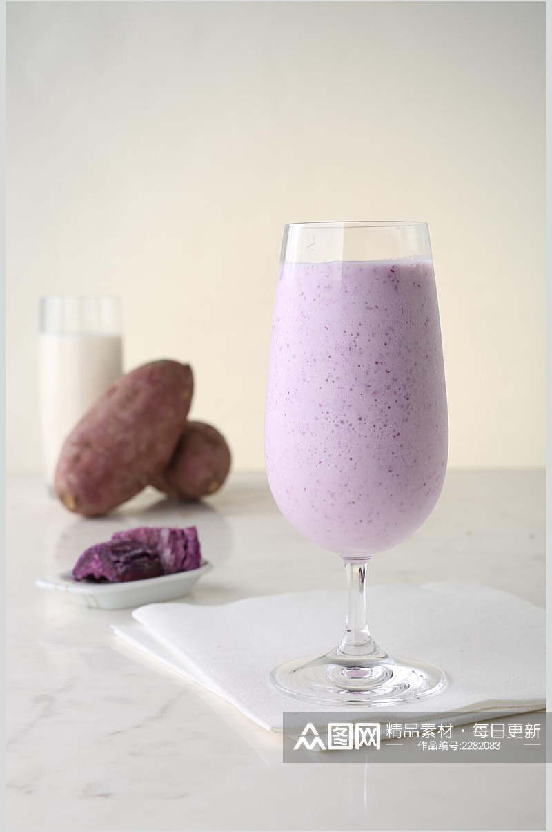 紫薯奶茶鲜果汁玻璃杯摄影图素材