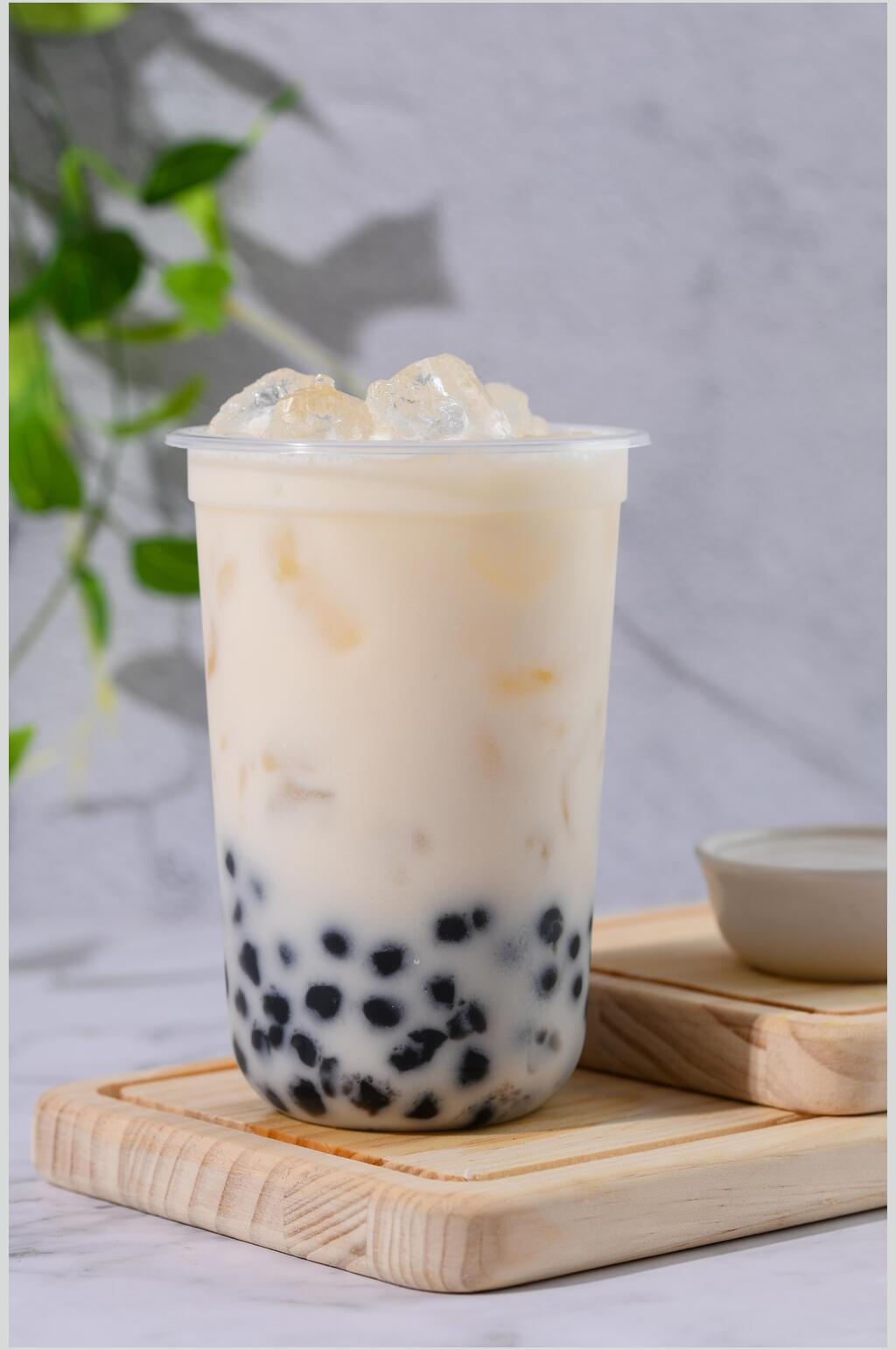 夏日加冰珍珠饮品奶茶摄影图