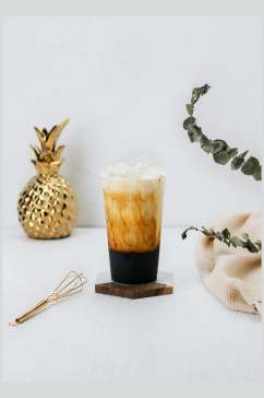 夏日饮品黑糖奶茶摄影图