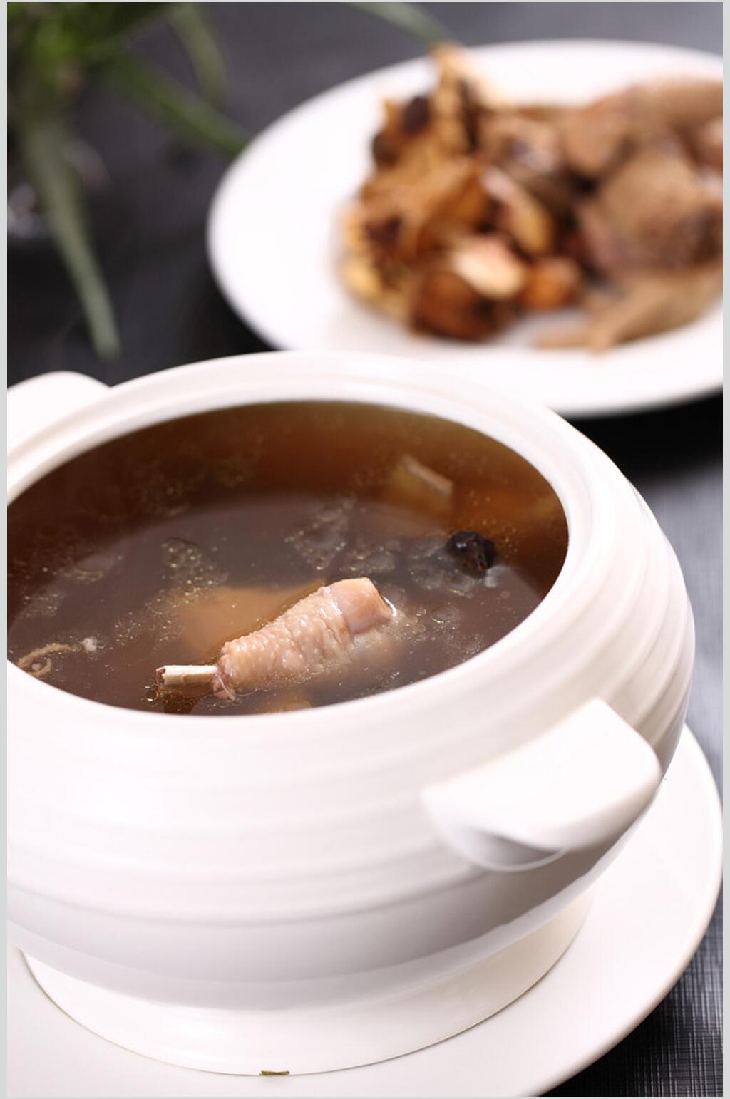 五指毛桃炖老鸡美食图片素材