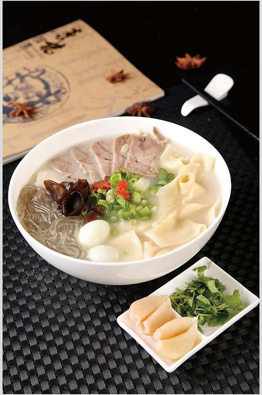 新鲜美味河南烩面食品摄影图片