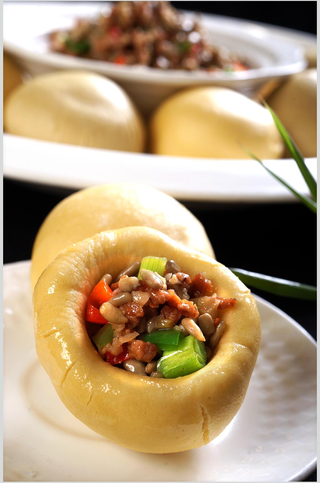 粗粮鸭粒包食物高清图片素材