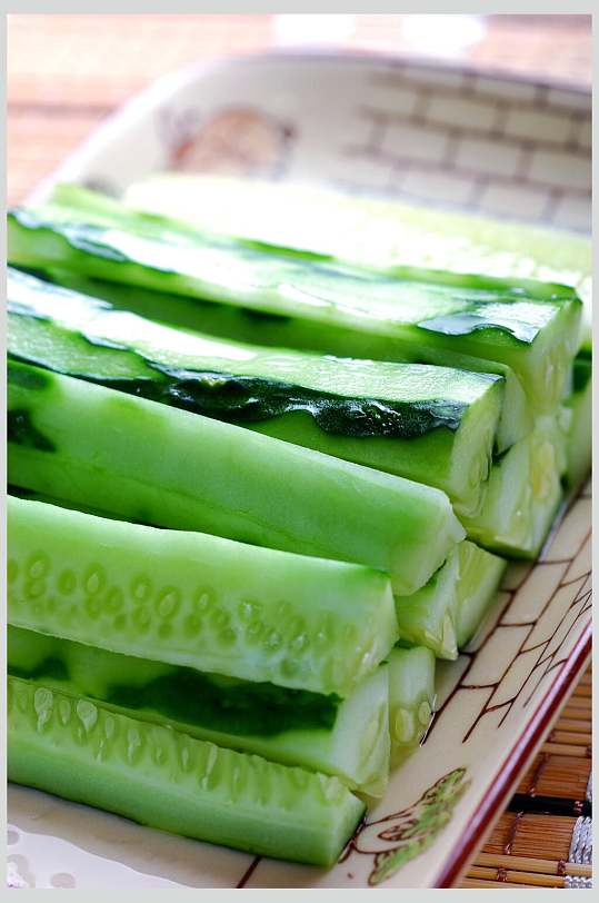 招牌美味素青黄瓜食品高清图片