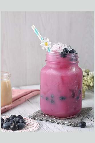 蓝莓果汁奶茶摄影图片