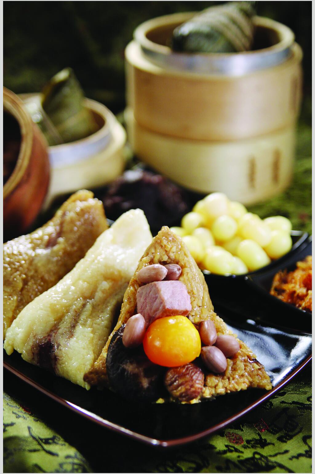 咸蛋黄花生粽子美食图片素材