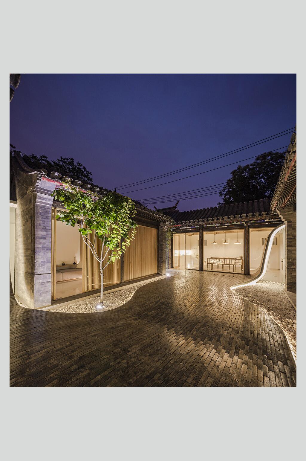 夜色北京四合院改造工作室图片素材