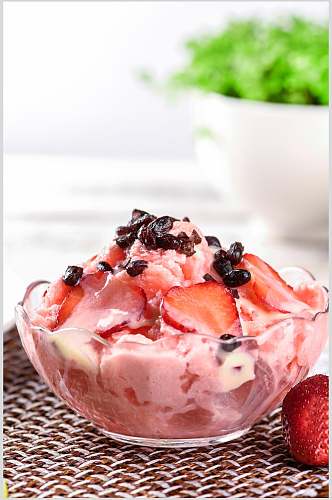 草莓冰沙奶茶食物高清图片