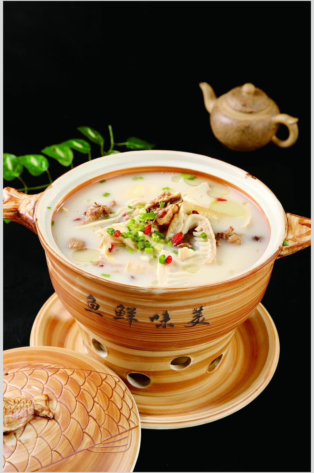 竹笋炖母鸡食物图片素材