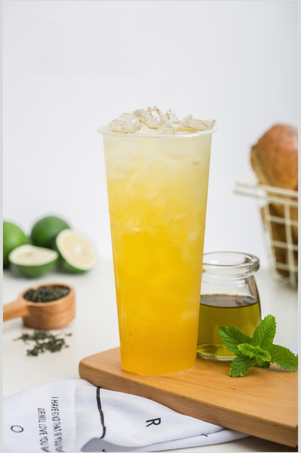 清新冰镇果汁奶茶图片素材