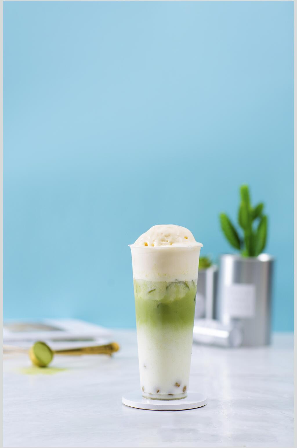 蓝色抹茶果汁奶茶图片素材