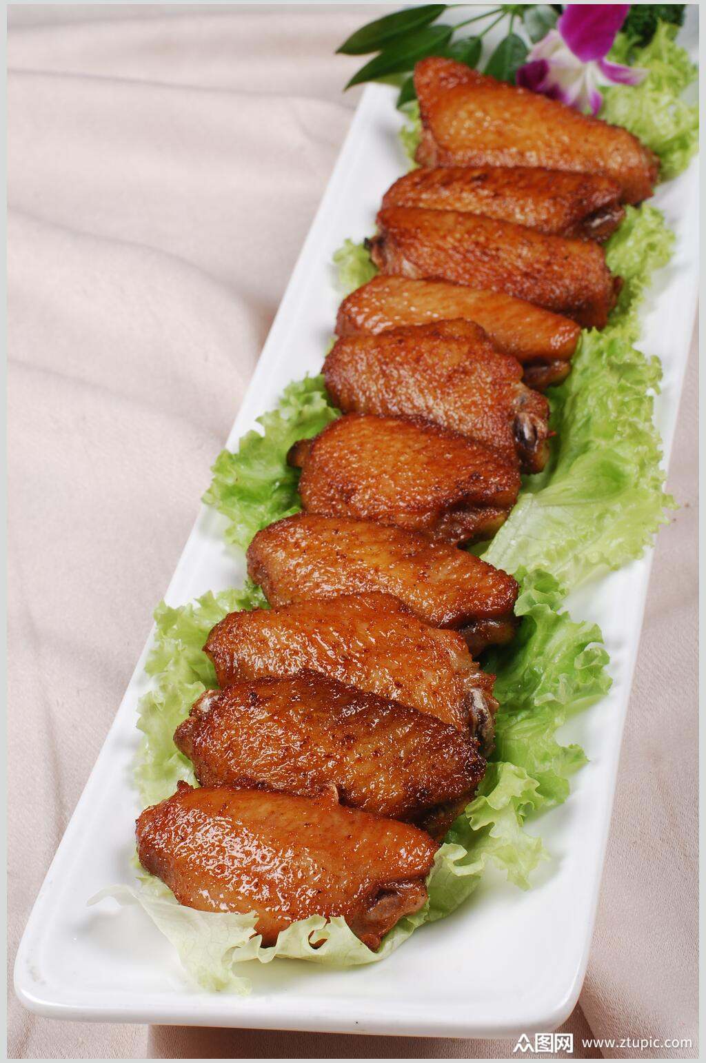 烧烤鸡中翅菜品美食淮扬菜摄影图餐饮图片素材