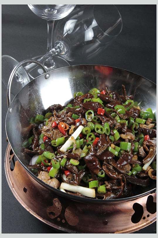 干锅青椒荤菜美食淮扬菜摄影图