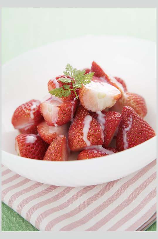 招牌草莓鲜果饮品食物图片