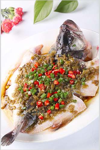 剁椒鲈鱼食物图片