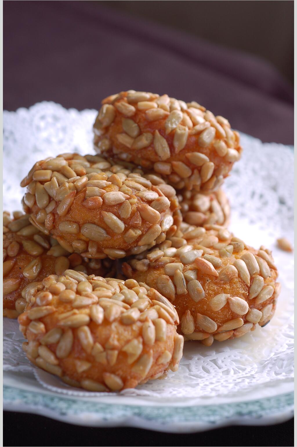 精品小吃瓜仁南瓜饼食物图片素材