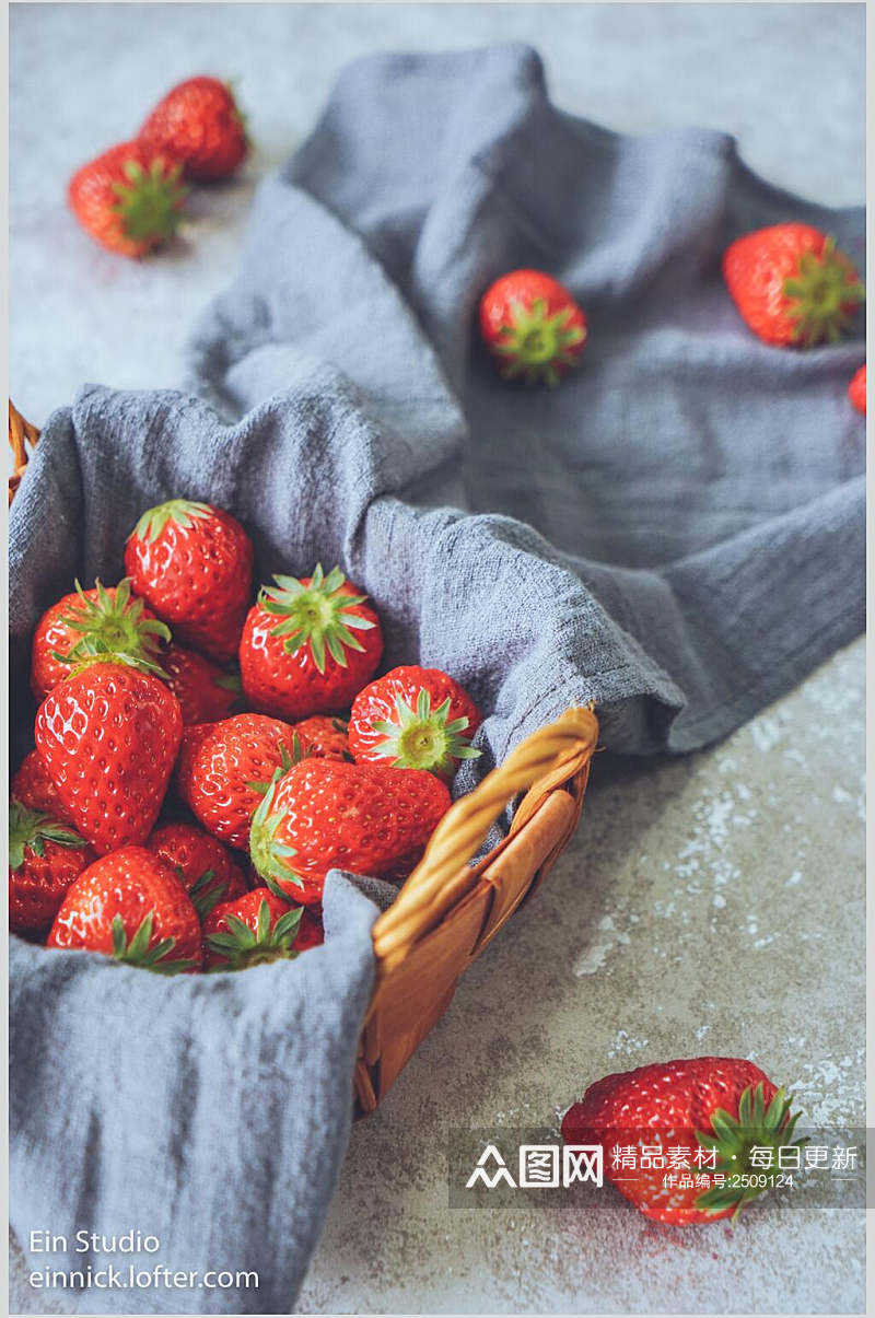 精品草莓食品美食甜品摄影图素材