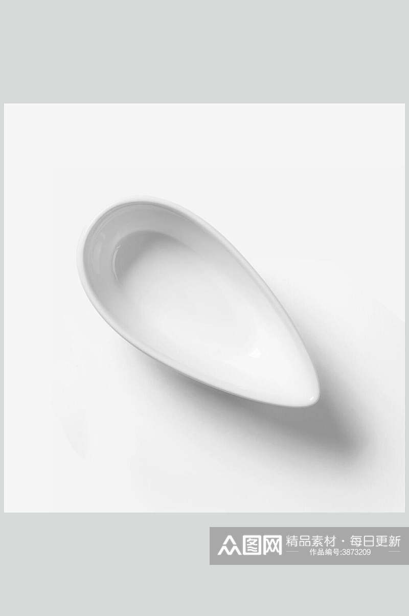 纯白水滴状餐厅碟子盘子样机素材