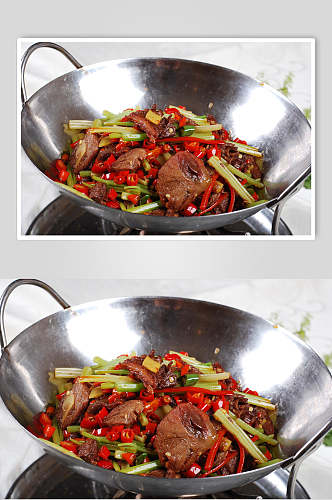 香辣干锅三层牛肉食物图片