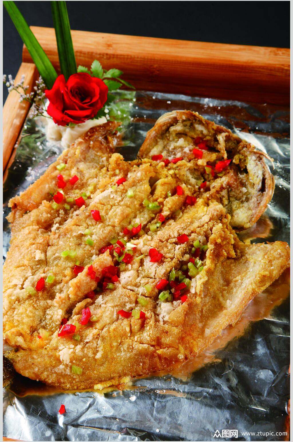 蒜香烤鲈鱼食物摄影图片模板下载-编号2619043-众图网