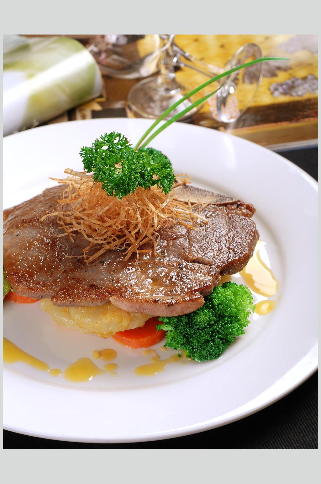 牛扒主菜系列美国T骨牛扒餐饮摄影图片素材