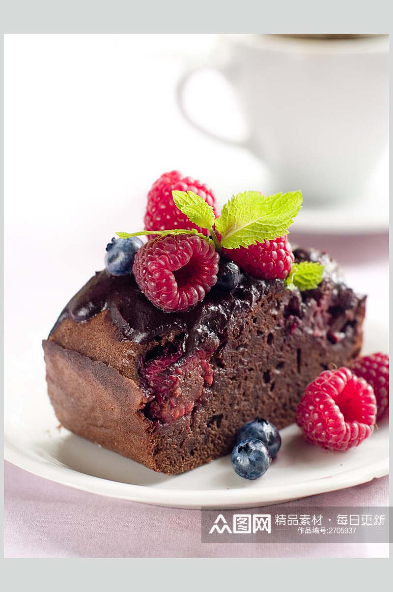 鲜香草莓吐司蛋糕高清图片素材